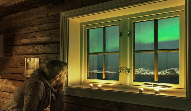 Aurora watching from rorbu