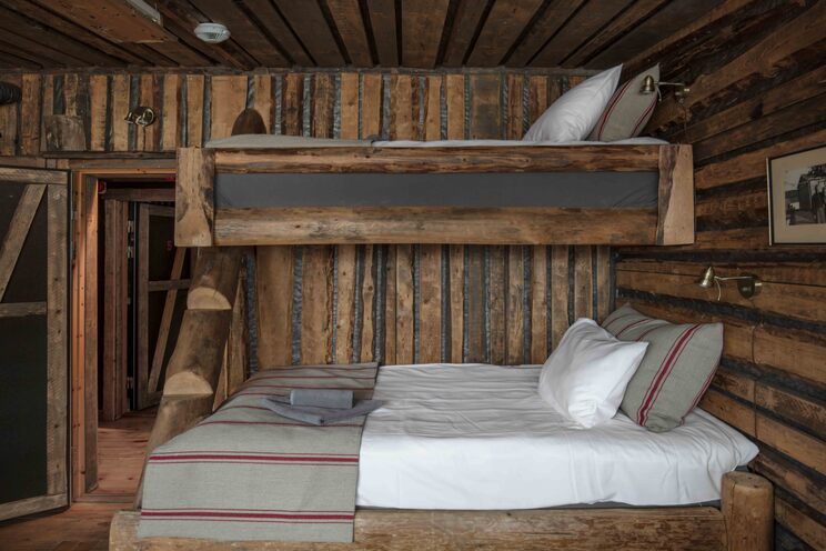 Basecamp hotel lyr camera