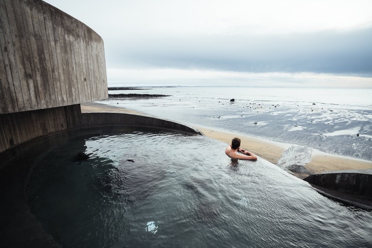 Pool iceland